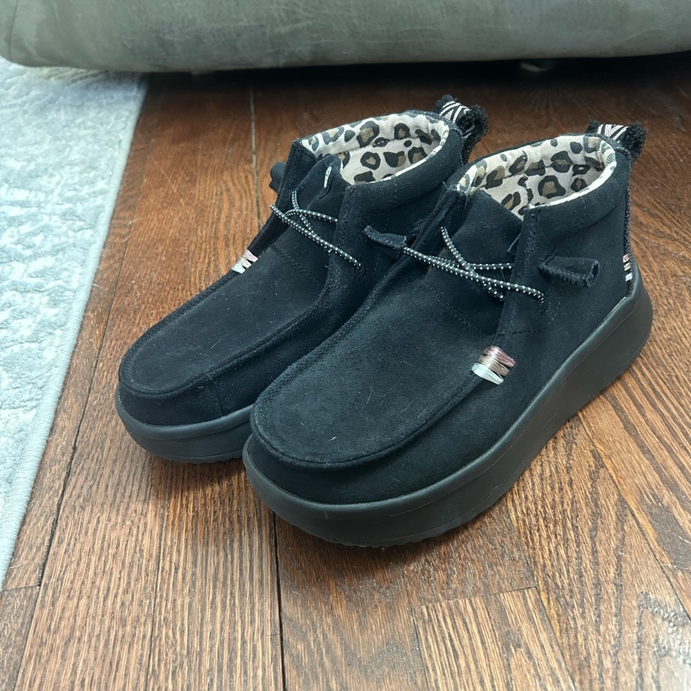Hey Dude Black Suede Shoes Lined with Leopard Print